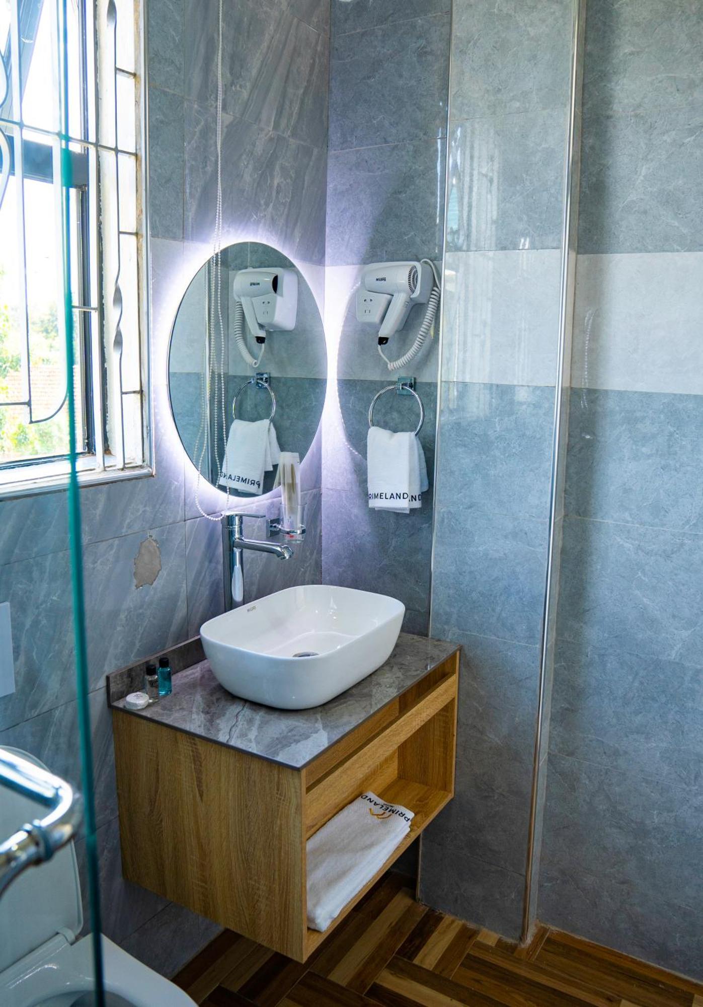 Primeland Hotel Moshi Ngoại thất bức ảnh