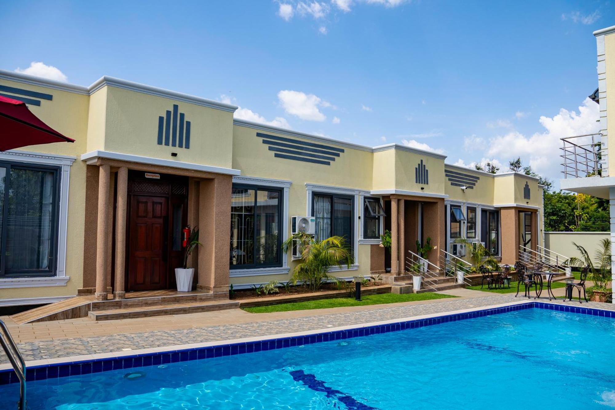 Primeland Hotel Moshi Ngoại thất bức ảnh