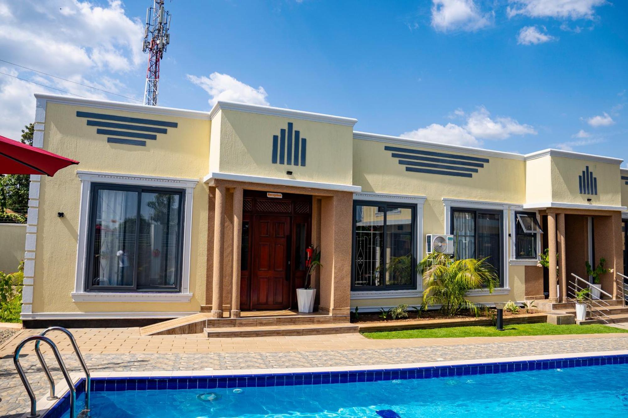 Primeland Hotel Moshi Ngoại thất bức ảnh